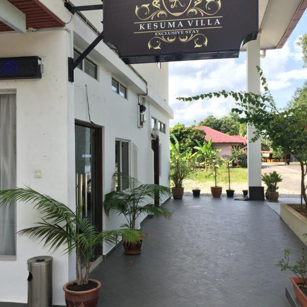 New Kesuma Villa Exclusive Stay Parit Raja Buitenkant foto