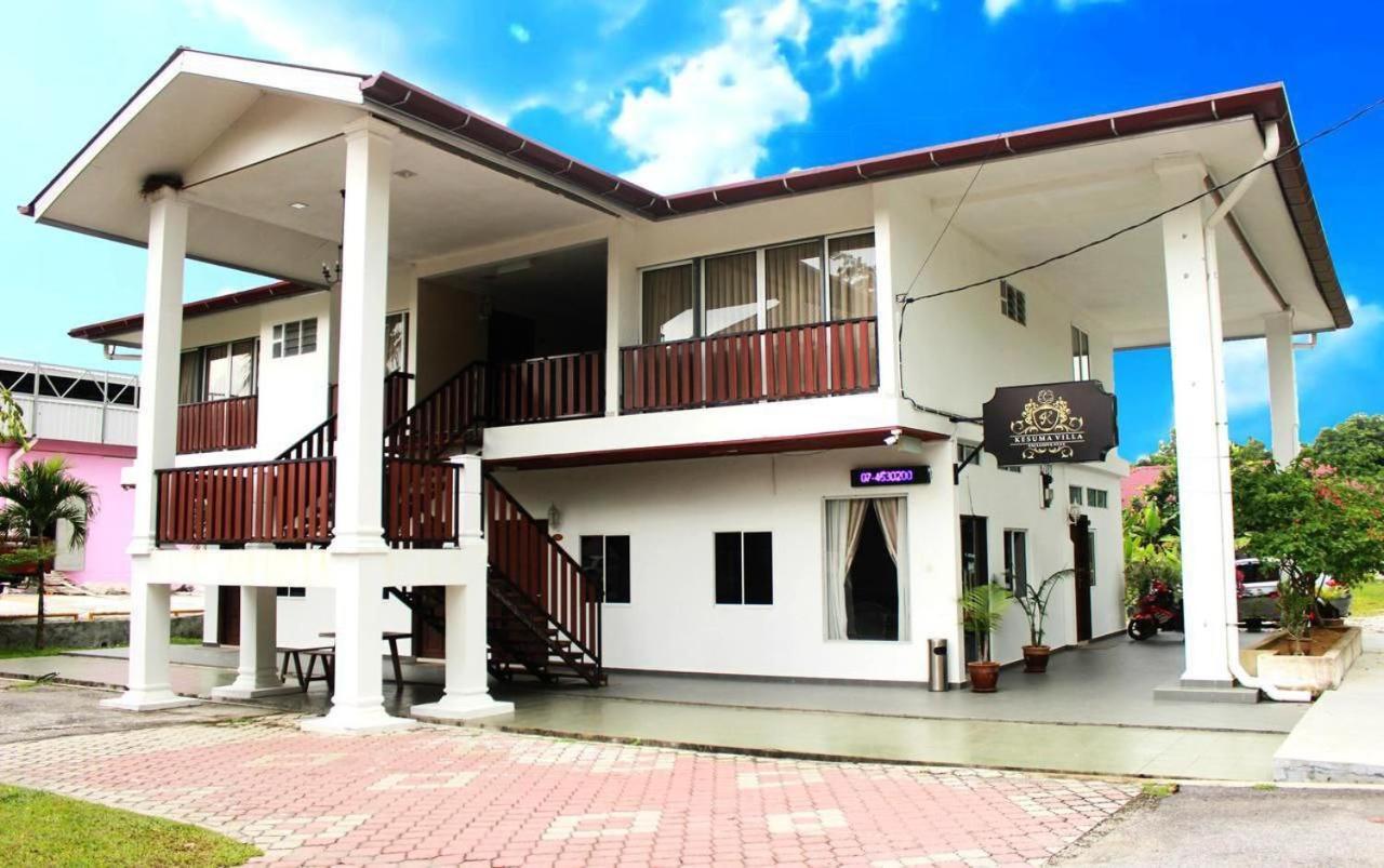 New Kesuma Villa Exclusive Stay Parit Raja Buitenkant foto